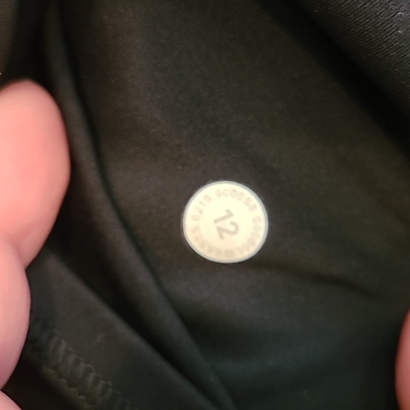 Lululemon high rise crop legging Size 12. - Picture 5 of 6